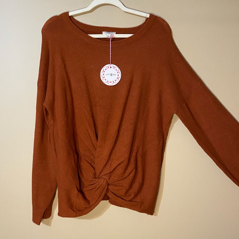 umgee Knot Front Orange Sweater. Size: L